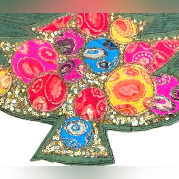 Beautiful Pier 1 Embroidered Beaded Tree Green Holiday Christmas Table Runner - Picture 5 of 7